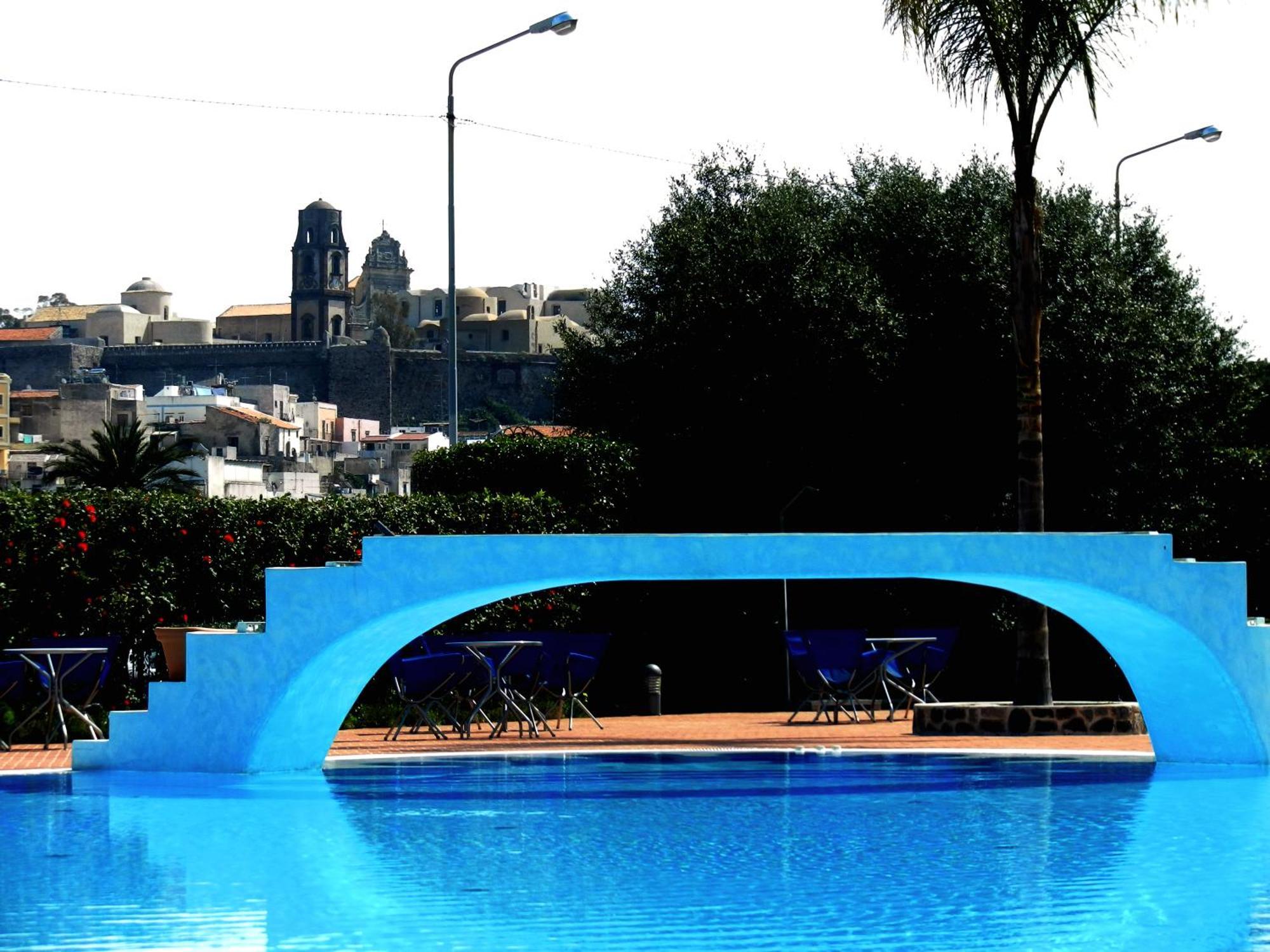 ליפארי Hotel Aktea מראה חיצוני תמונה