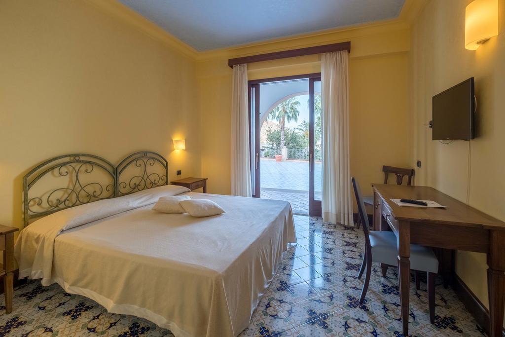 ליפארי Hotel Aktea מראה חיצוני תמונה
