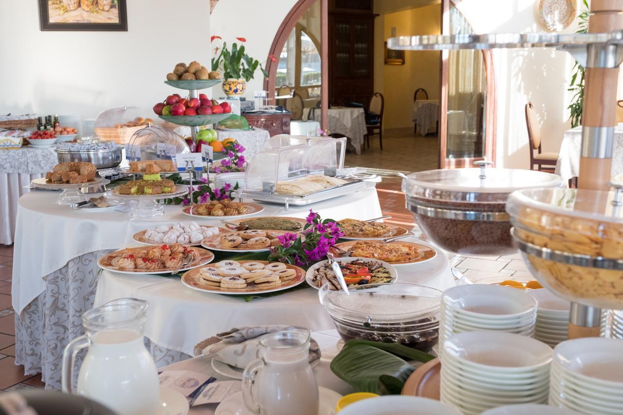 ליפארי Hotel Aktea מראה חיצוני תמונה